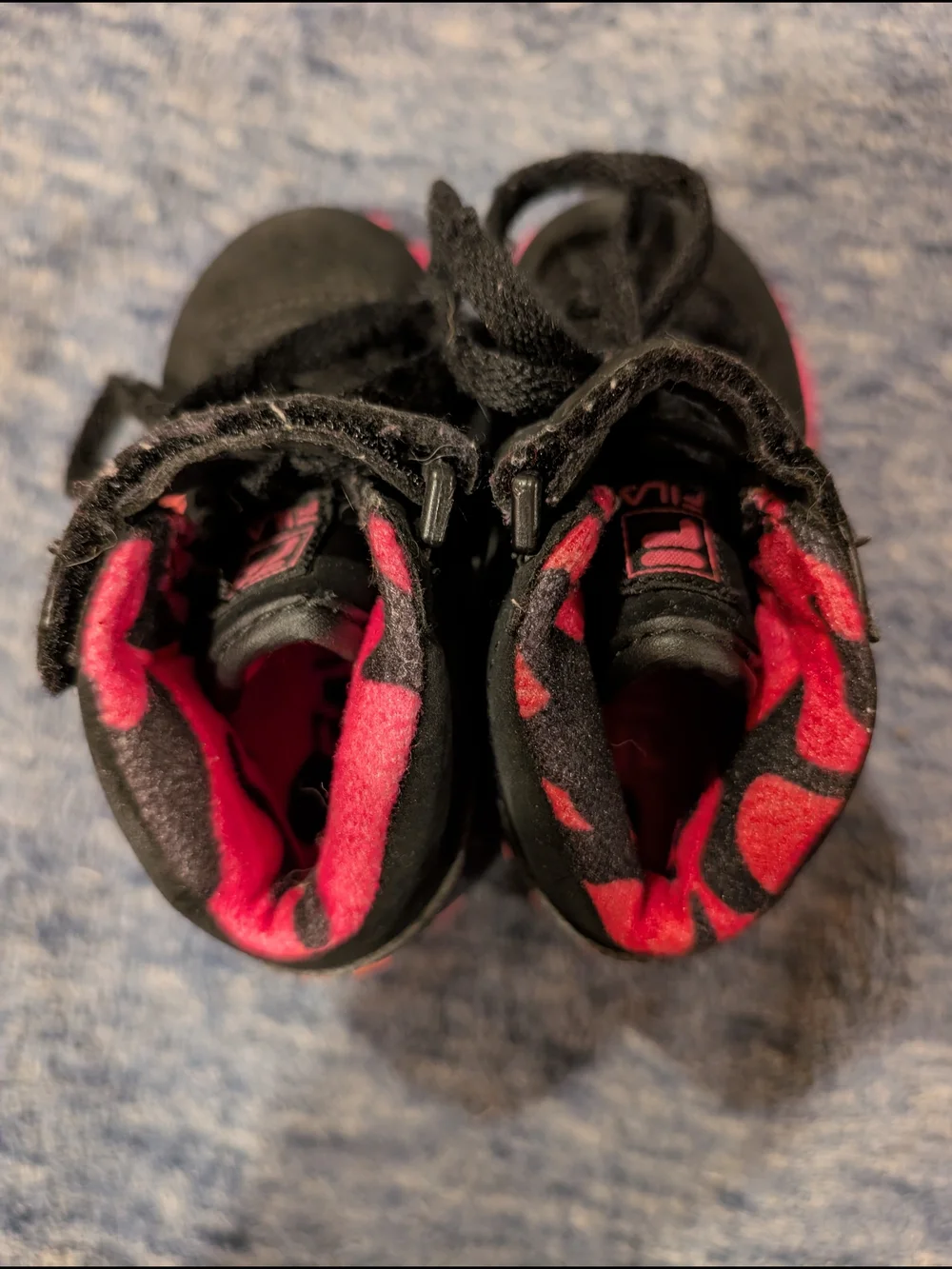 FILA Kids Size 5 Black & Pink Camo High-Top Sneakers